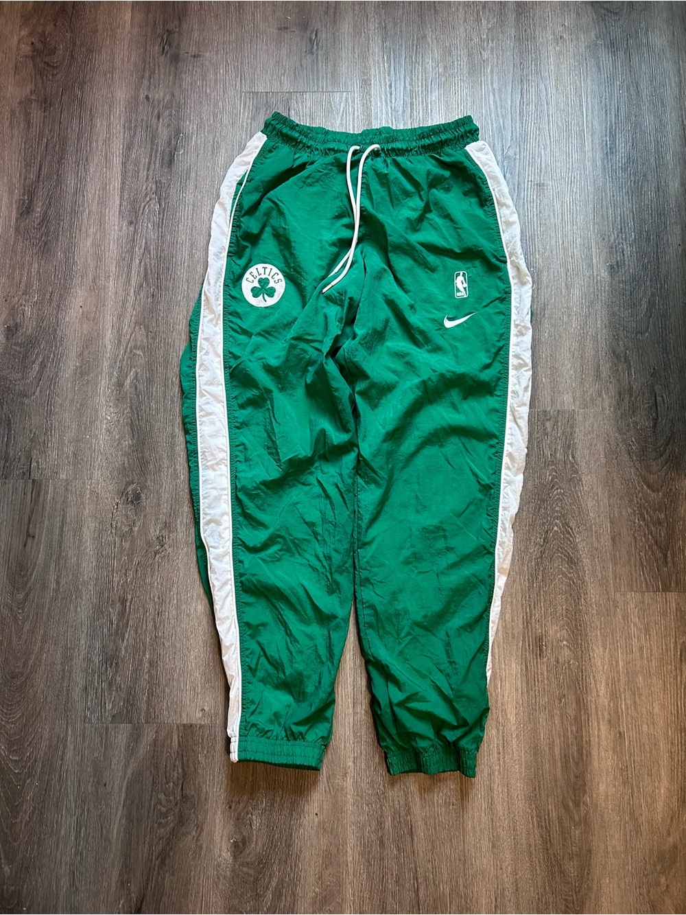 Nike Boston Celtics Basketball Green Nylon Track Suit Pants Sz Medium NBA Warmup